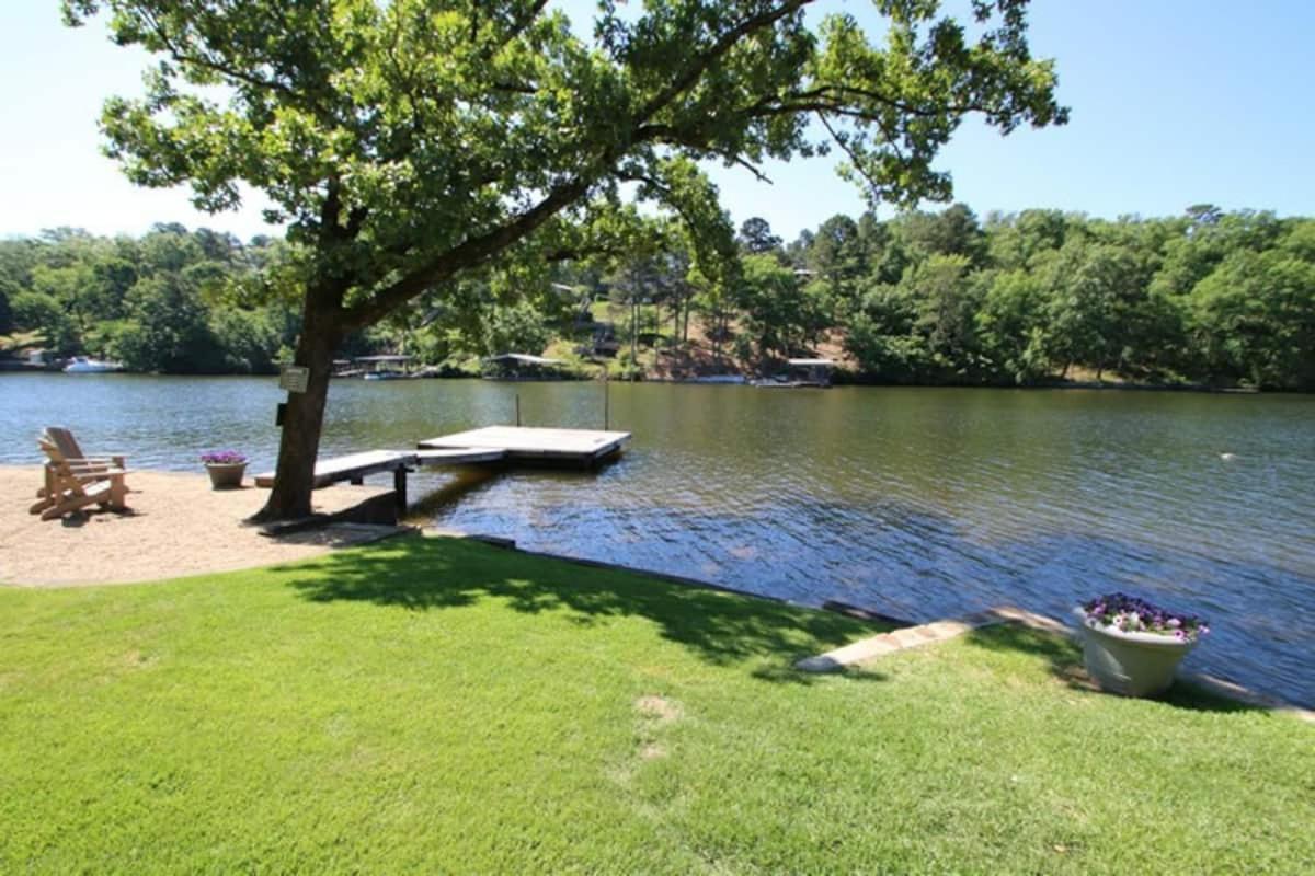 #02 - Unique Lakeside Studio Cottage- Pet Friendly Hot Springs Exterior photo