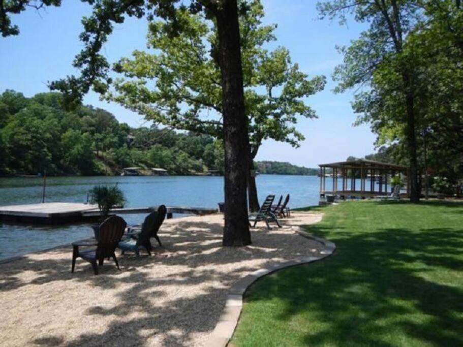 #02 - Unique Lakeside Studio Cottage- Pet Friendly Hot Springs Exterior photo